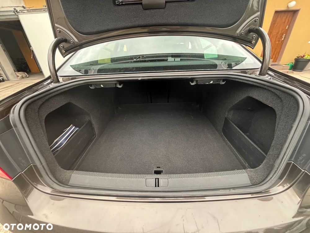 Volkswagen Passat 2.0 TDI Comfortline DSG - 14