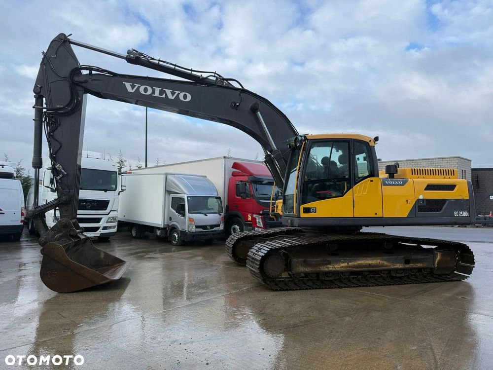 Volvo EC250DL - 2