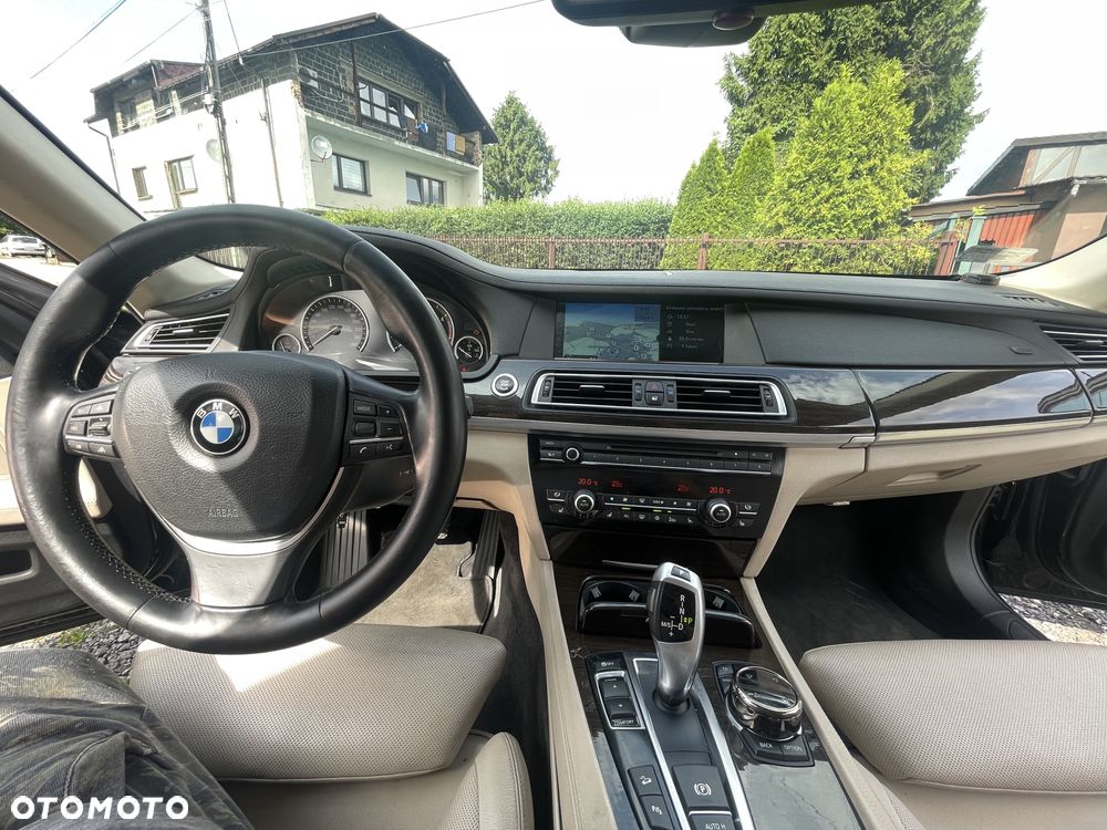 BMW Seria 7 740d xDrive - 19
