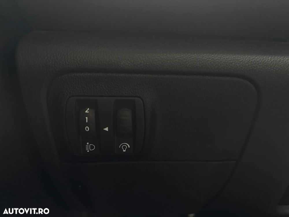 Renault Megane BLUE dCi 115 EDC EQUILIBRE - 32