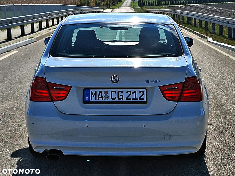 BMW Seria 3 318i - 8