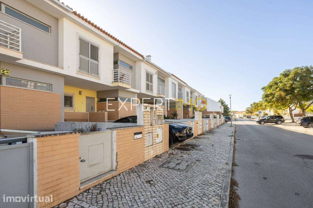 Moradia T3 | Vila Paraíso-Pinhal Novo | Garagem 52 m² | Painéis... - Grande imagem: 2/30