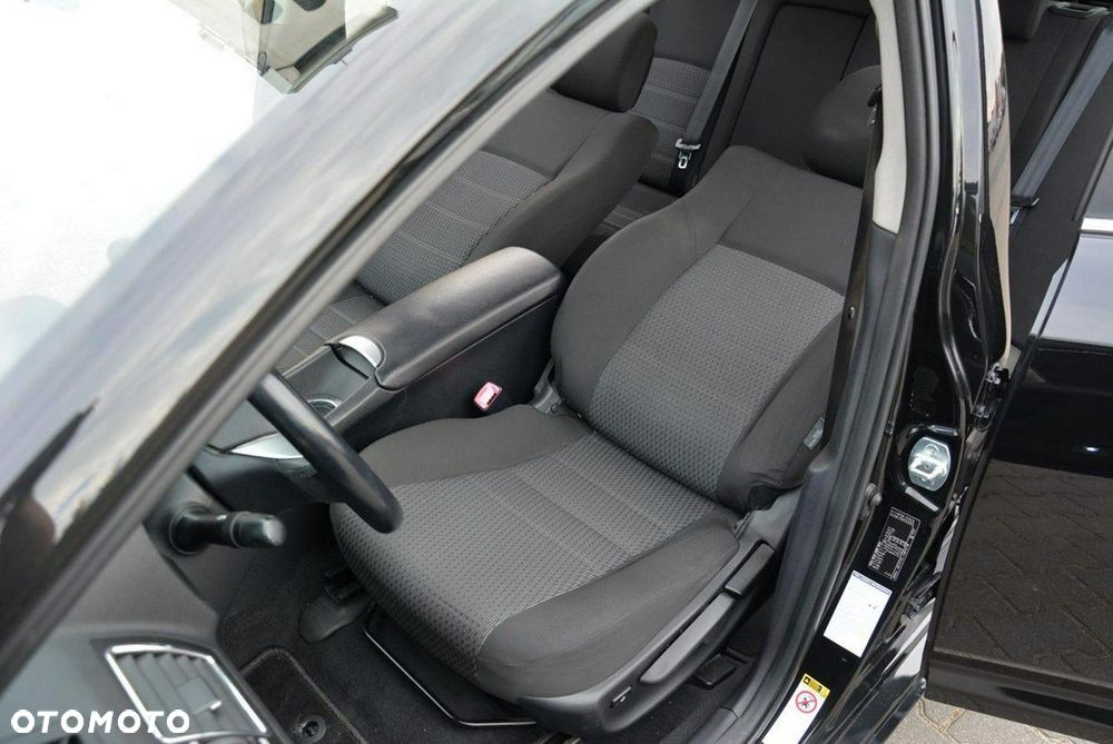 Toyota Avensis 2.0 D-4D Comfort - 20