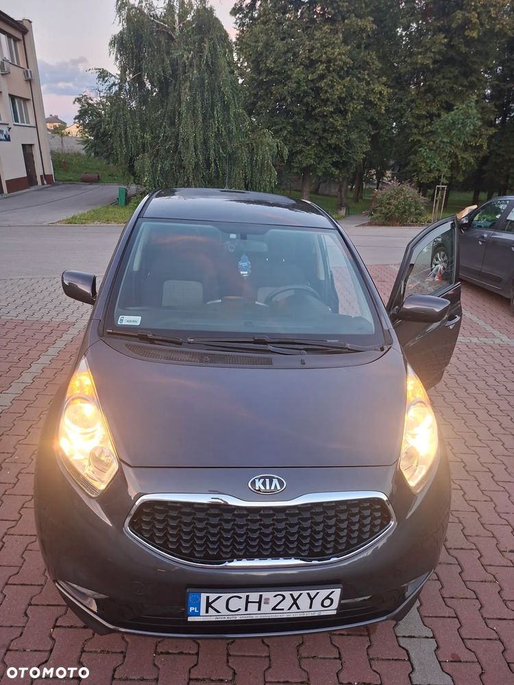 Kia Venga - 10