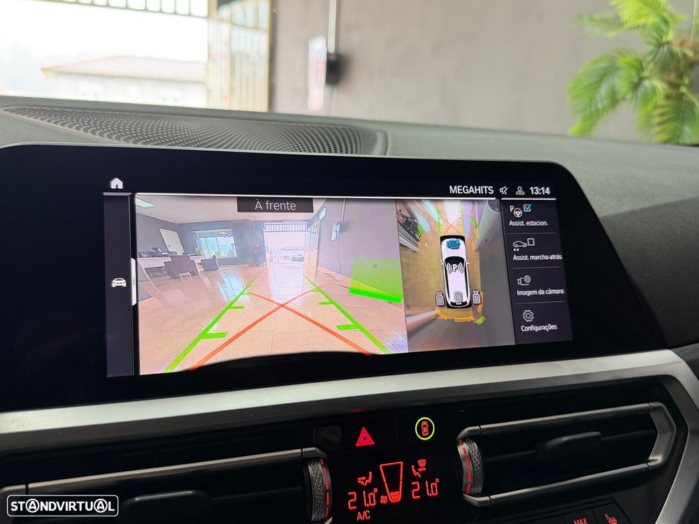 BMW 330 e Pack Desportivo M Auto - 12