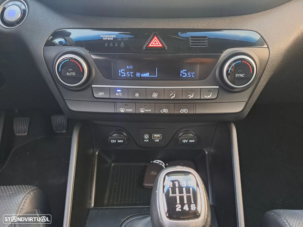 Hyundai Tucson 1.6 CRDi Premium +P.Pele+P.Style - 30
