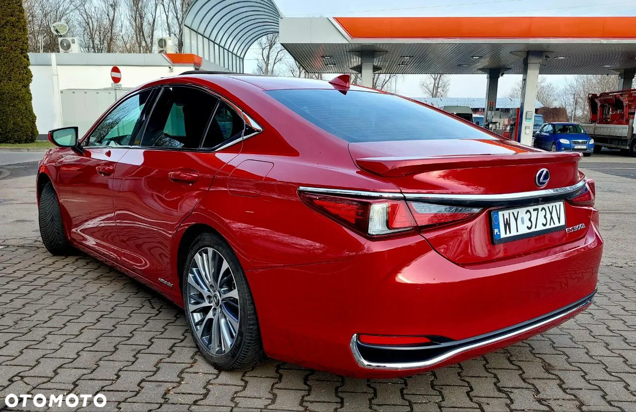 Lexus ES 300h Business Edition + - 5