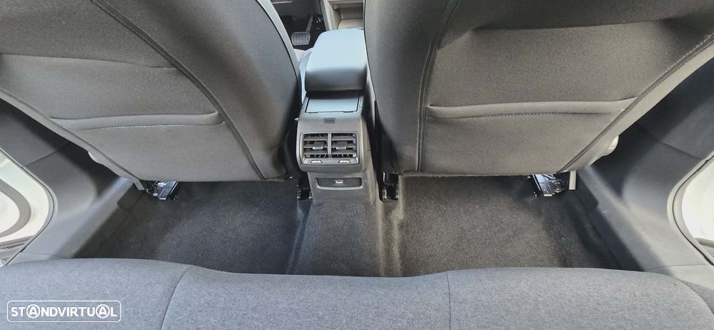 Citroën C4 1.2 PureTech Shine EAT8 - 15