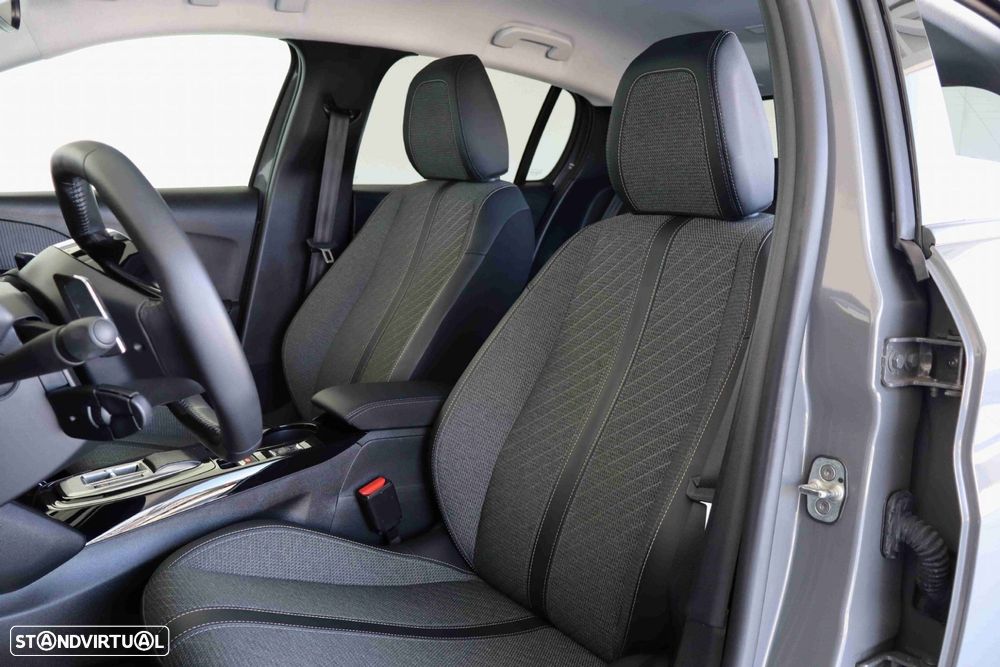 Peugeot 208 1.2 Hybrid Allure e-DCS6 - 45