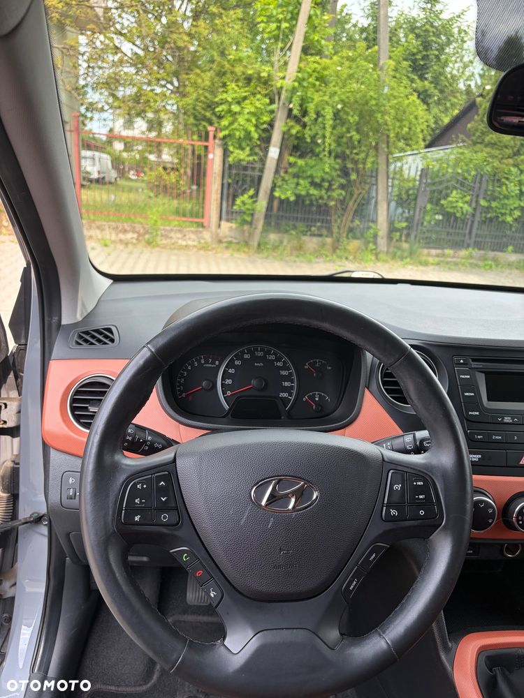 Hyundai i10 1.0 - 17