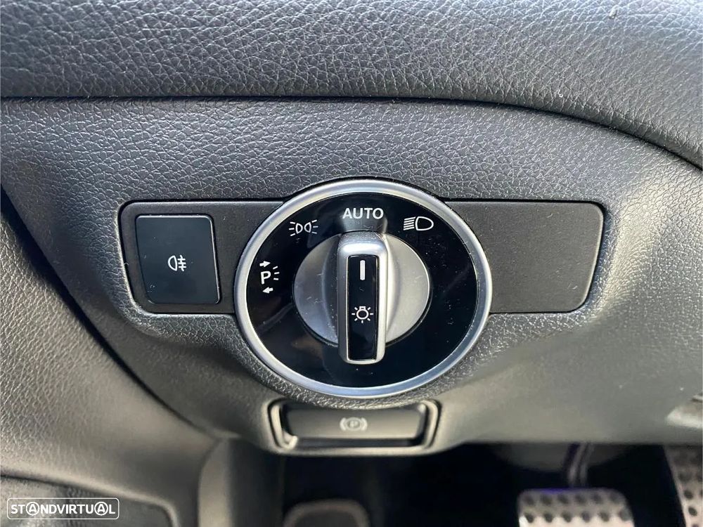 Mercedes-Benz CLA 200 d Shooting Brake AMG Line Aut. - 39