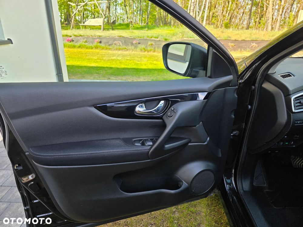 Nissan Qashqai 1.6 DCi Xtronic N-Connecta - 10