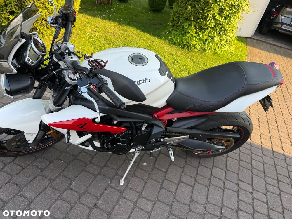 Triumph Street Triple - 1