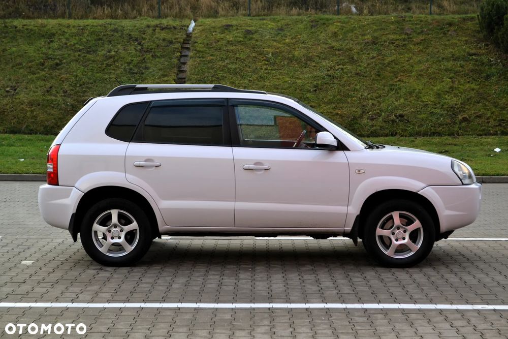 Hyundai Tucson 2.0 2WD GLS Style - 25