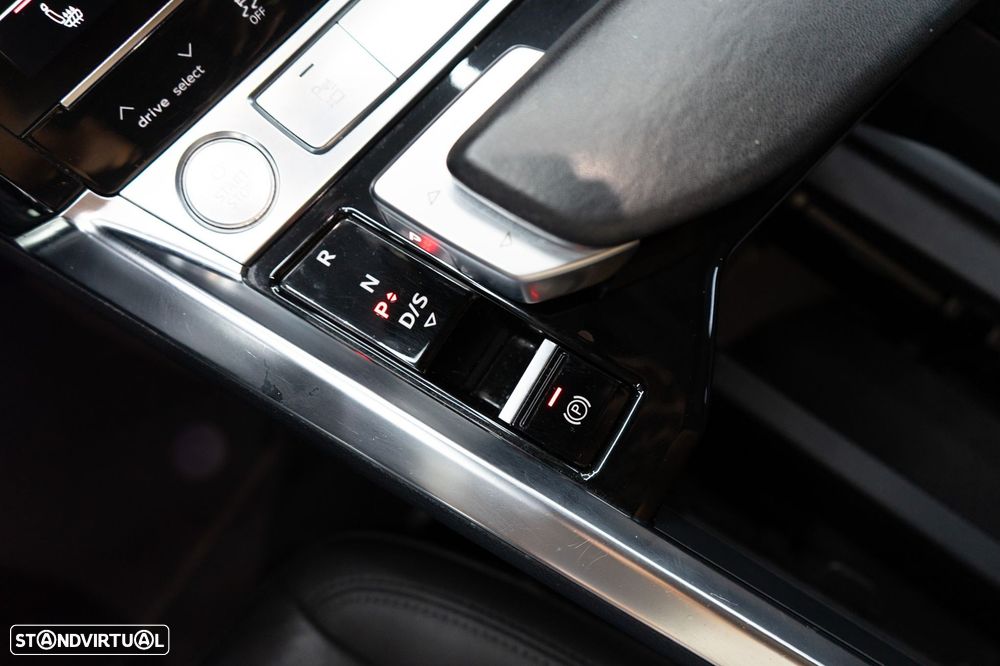 Audi e-tron 55 quattro S line - 32