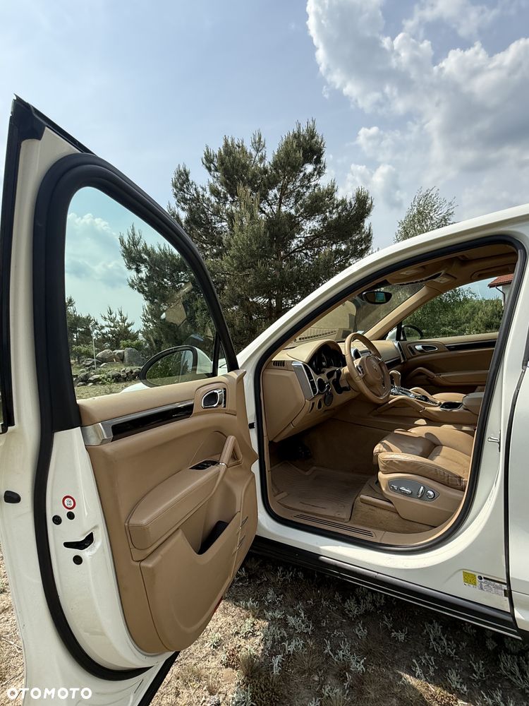 Porsche Cayenne - 14