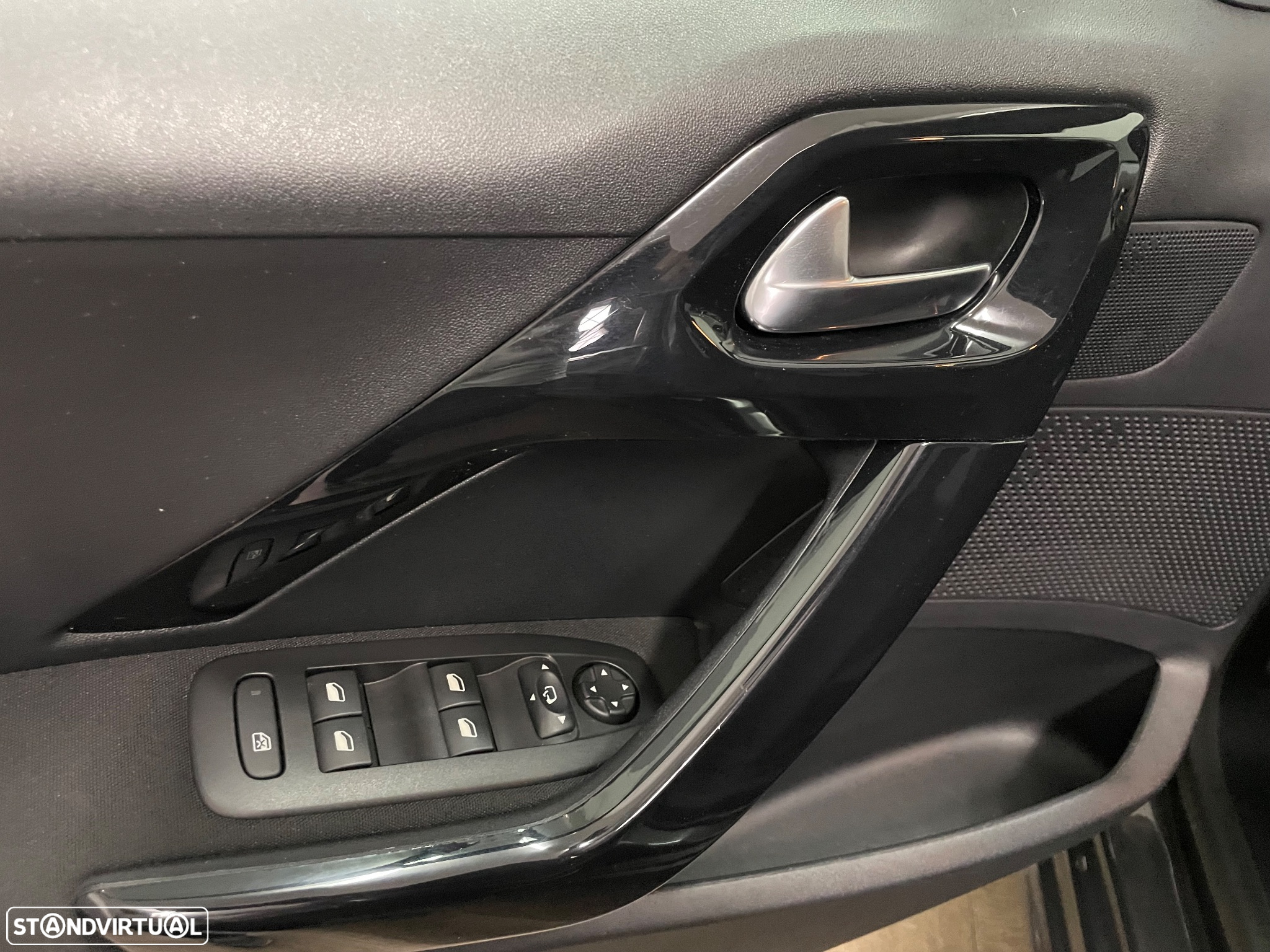 Peugeot 208 PureTech 82 Stop & Start Signature - 8