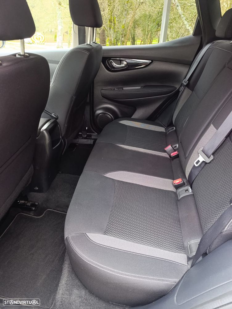 Nissan Qashqai 1.5 dCi DPF acenta - 16