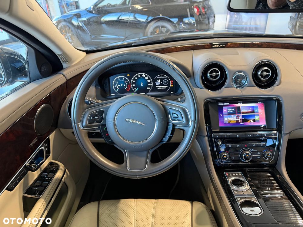 Jaguar XJ 3.0 V6 Kompressor AWD R-Sport - 33