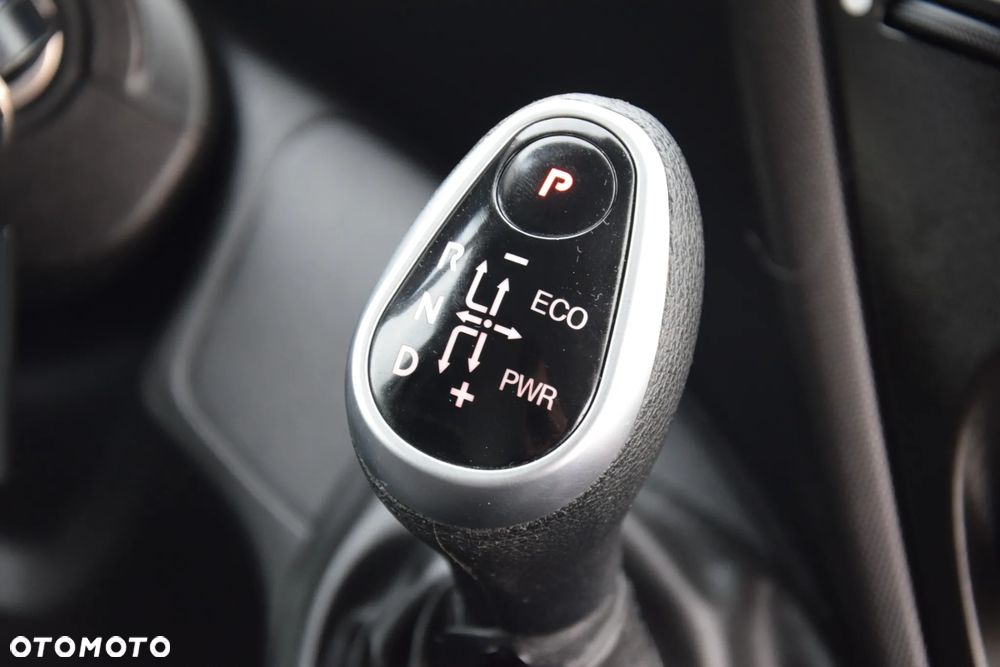 Iveco DAILY MAXI 35S14 / 2.3 - 140 KM / AUTOMAT HI-MATIC / NOWY MODEL / 3 OSOBY / DOSTAWCZE / BLASZAK / KAMERA COFANIA / TEMPOMAT / KLIMA / 2022 / SERWISOWANY / SPROWADZONY Z NIEMIEC - 38