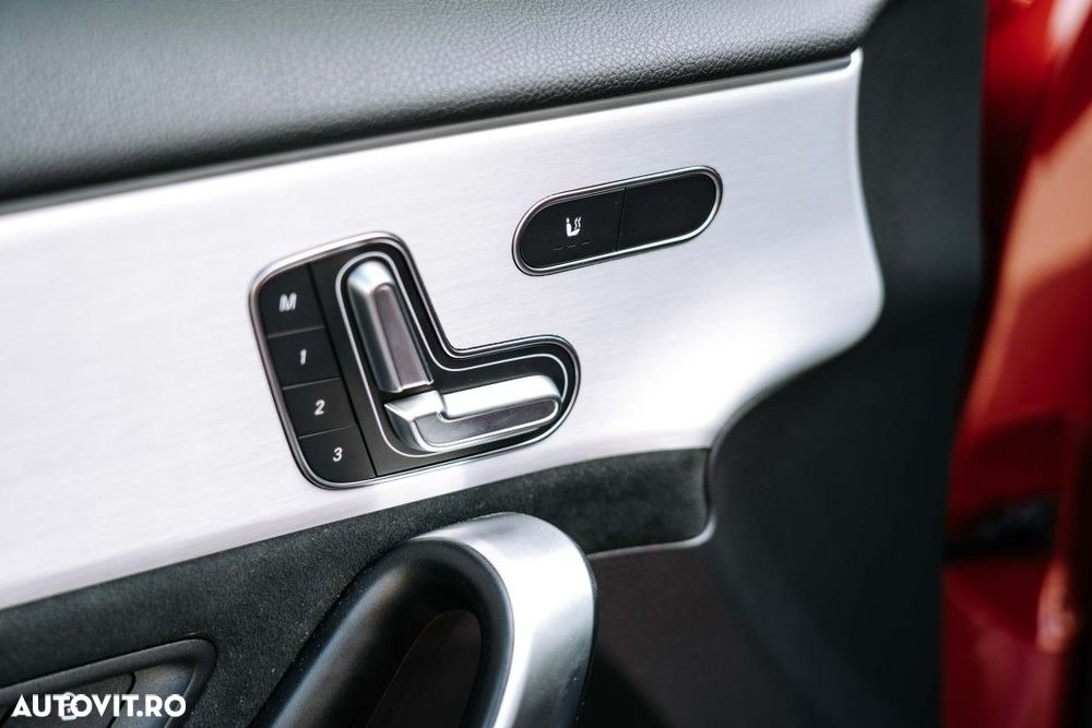 Mercedes-Benz A - 12