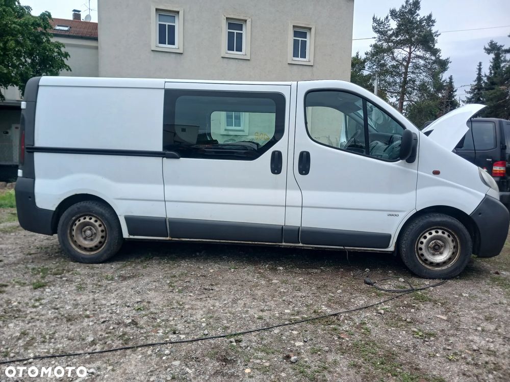 Opel Vivaro - 1