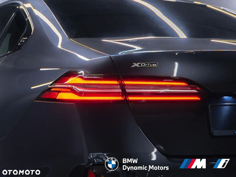 BMW Seria 5 520d xDrive - 13