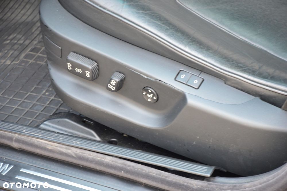 BMW Seria 7 740i - 27