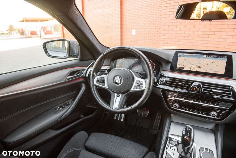 BMW Seria 5 530e iPerformance xDrive M Sport sport - 22