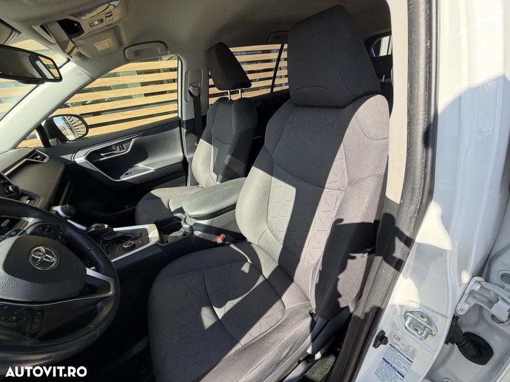 Toyota RAV4 - 16