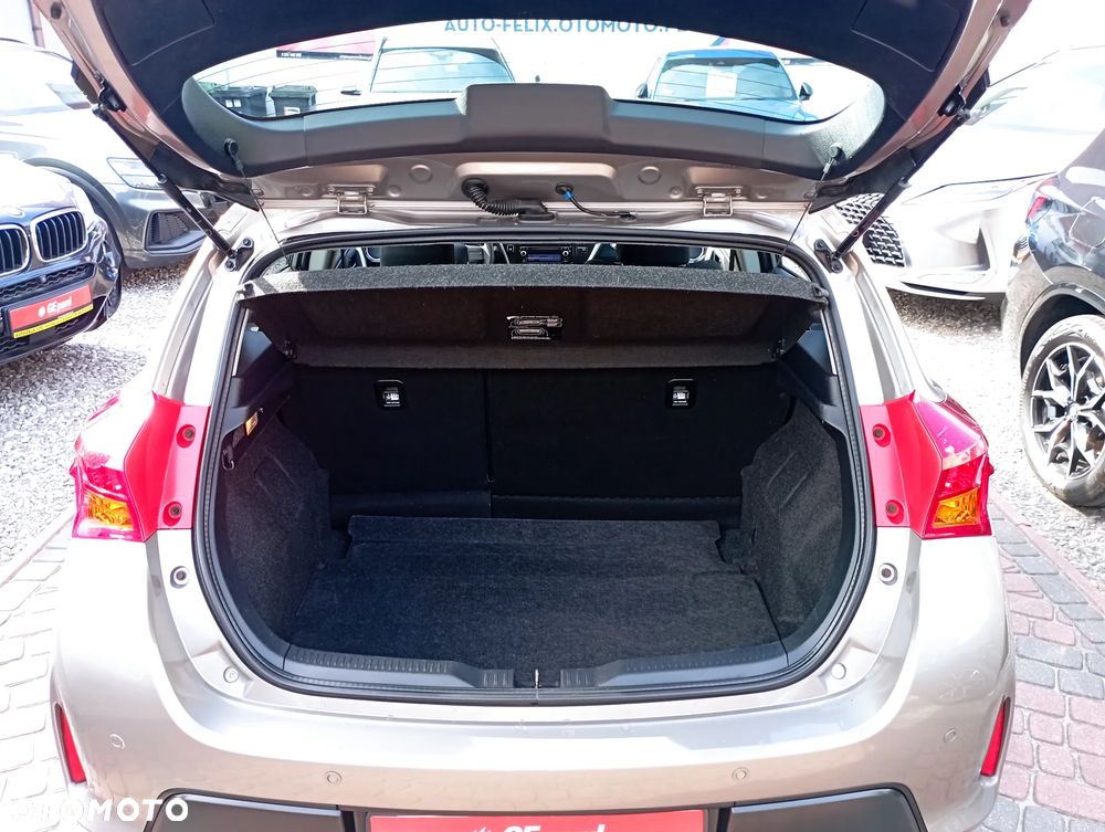 Toyota Auris 1.33 VVT-i Life Comfort - 23