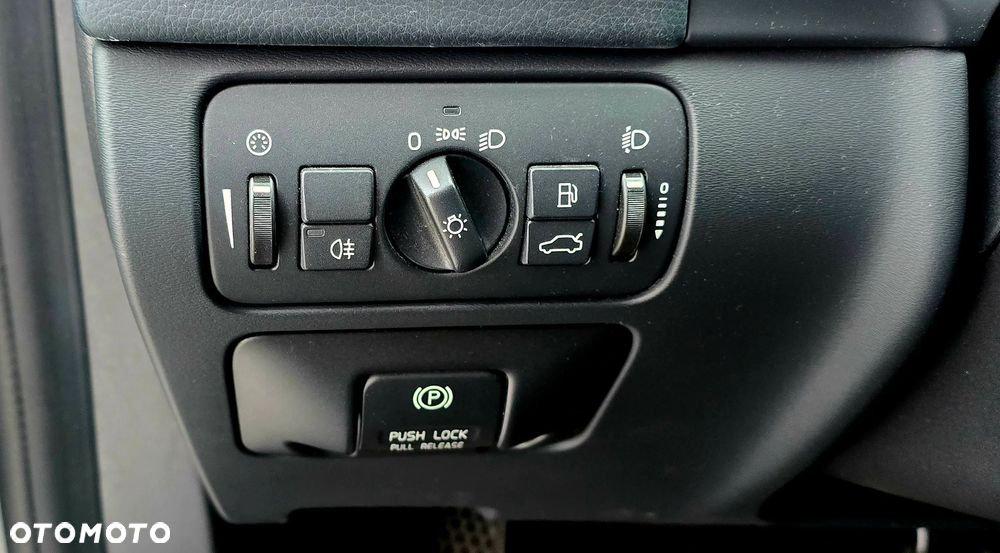 Volvo V60 D4 Geartronic RDesign - 15