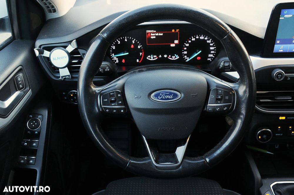 Ford Focus Turnier 1.0 EcoBoost Start-Stopp-System COOL&CONNECT - 9