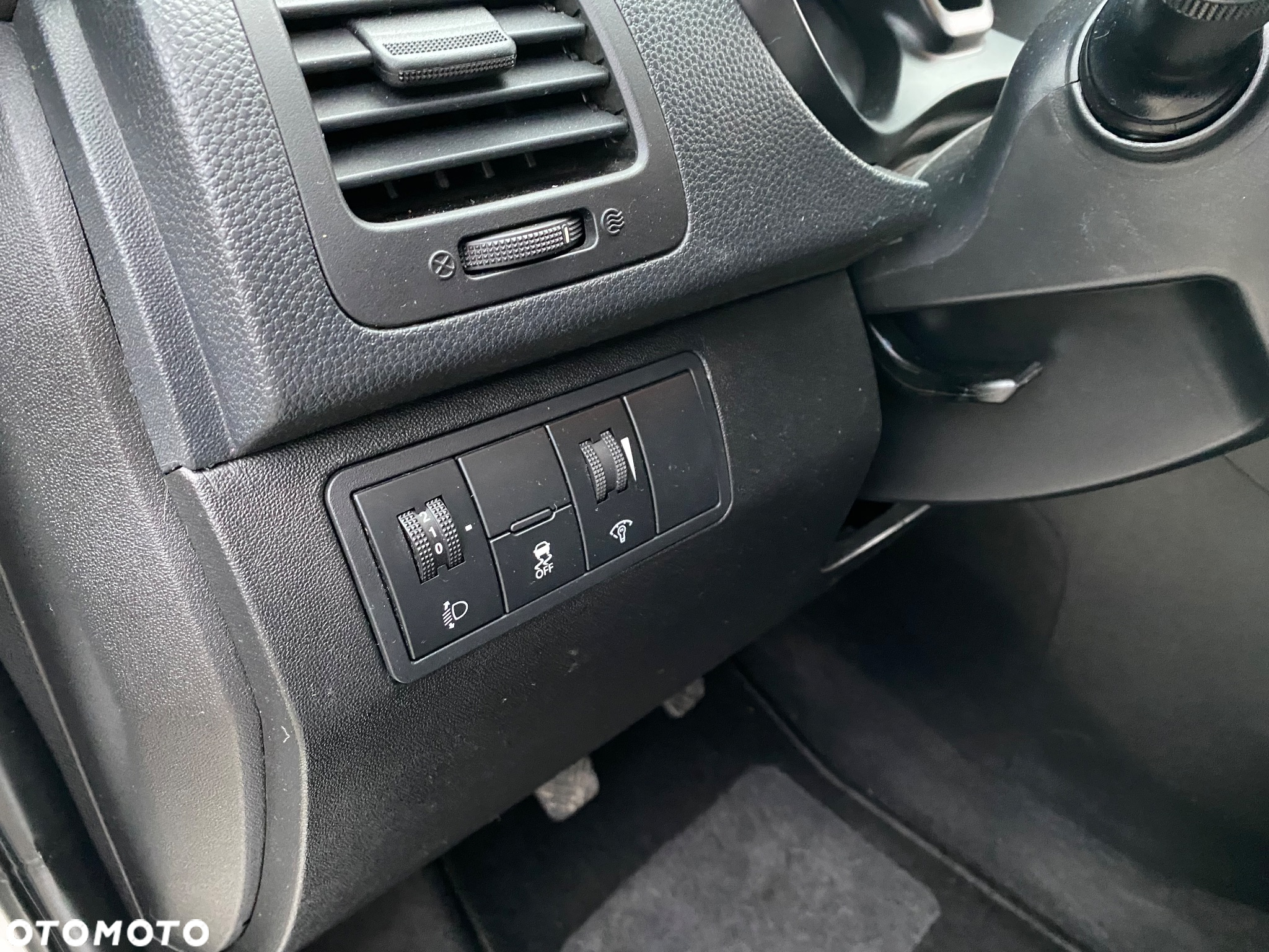 Hyundai ix20 1.4 Premium - 34