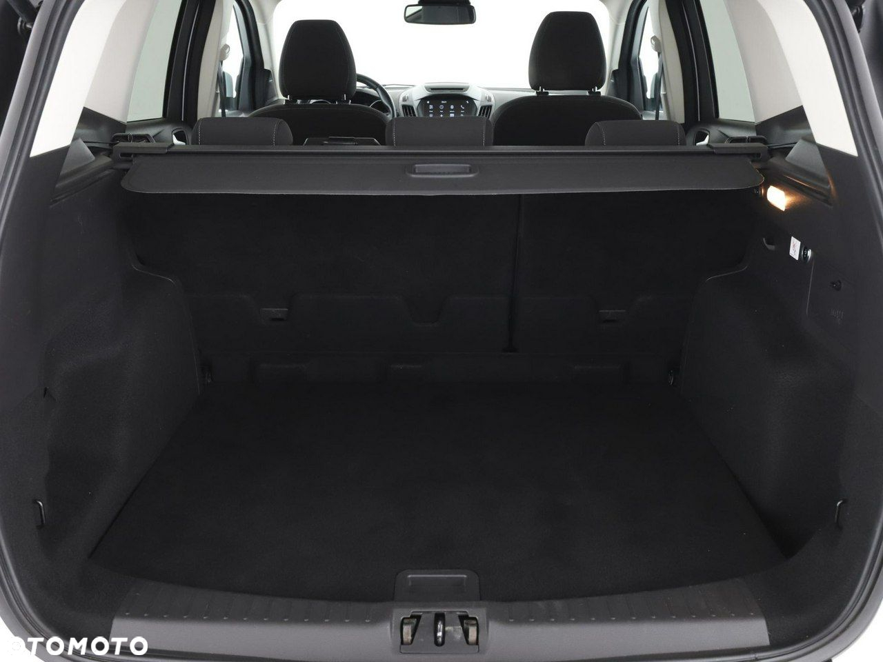 Ford Kuga 1.5 EcoBoost 2x4 Cool & Connect - 16