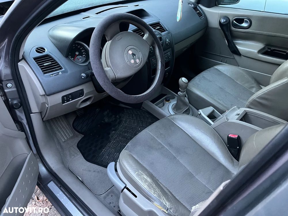 Dezmembrez Renault Megane II non facelift 1,9 TDI 2005 - 7
