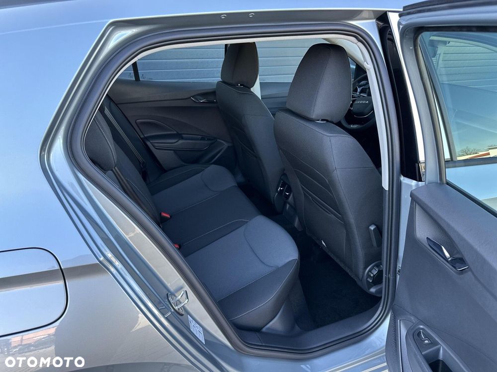 Skoda Fabia 1.0 TSI Drive DSG - 33