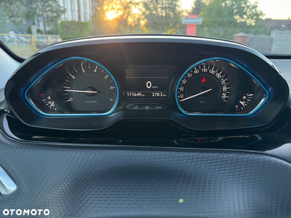 Peugeot 2008 - 9