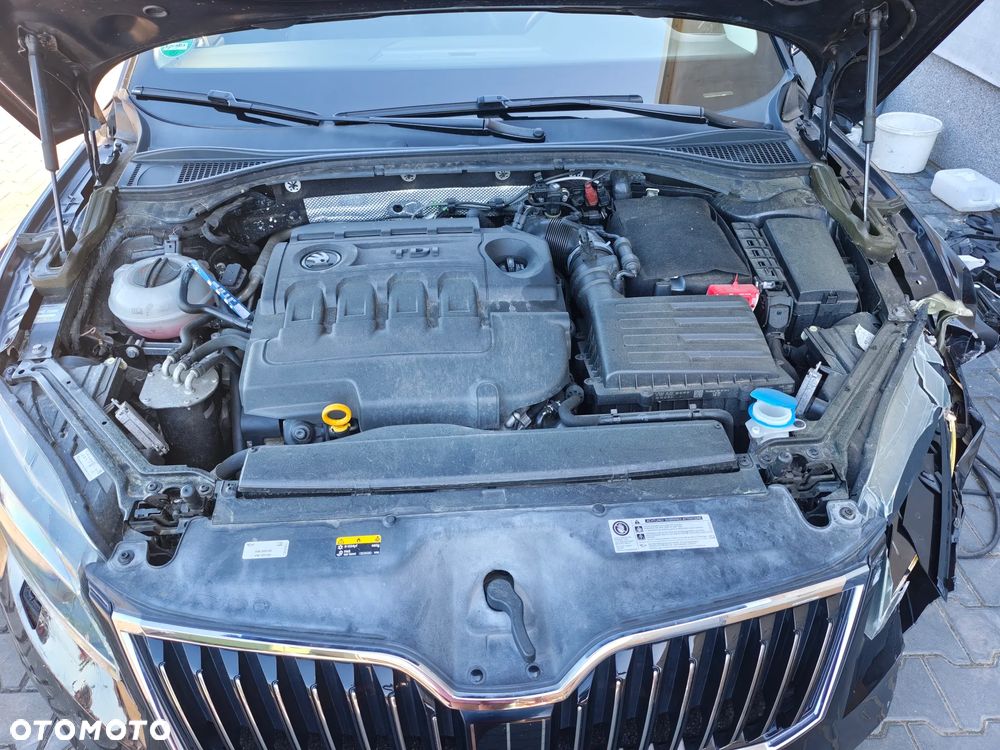 Skoda Superb 2.0 TDI DSG Premium Edition - 19
