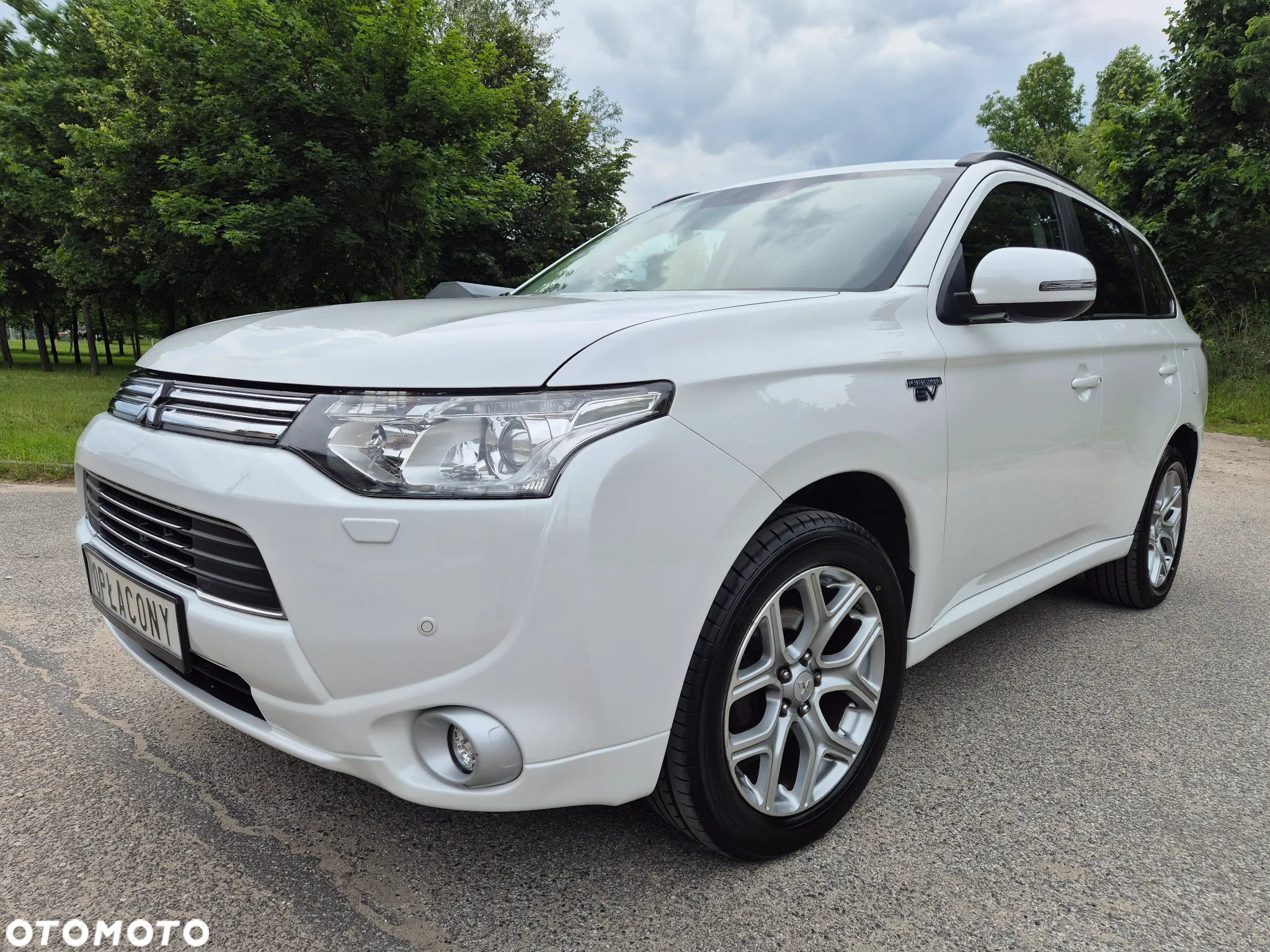 Mitsubishi Outlander 2.0 4WD Plug-In Hybrid - 10