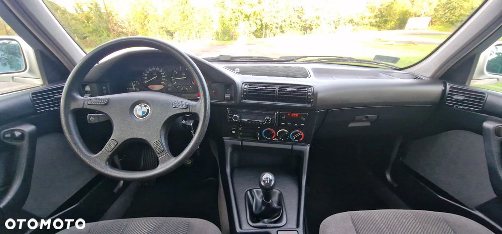 BMW Seria 5 520i - 8