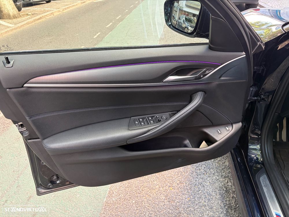 BMW 530 e Pack M - 16