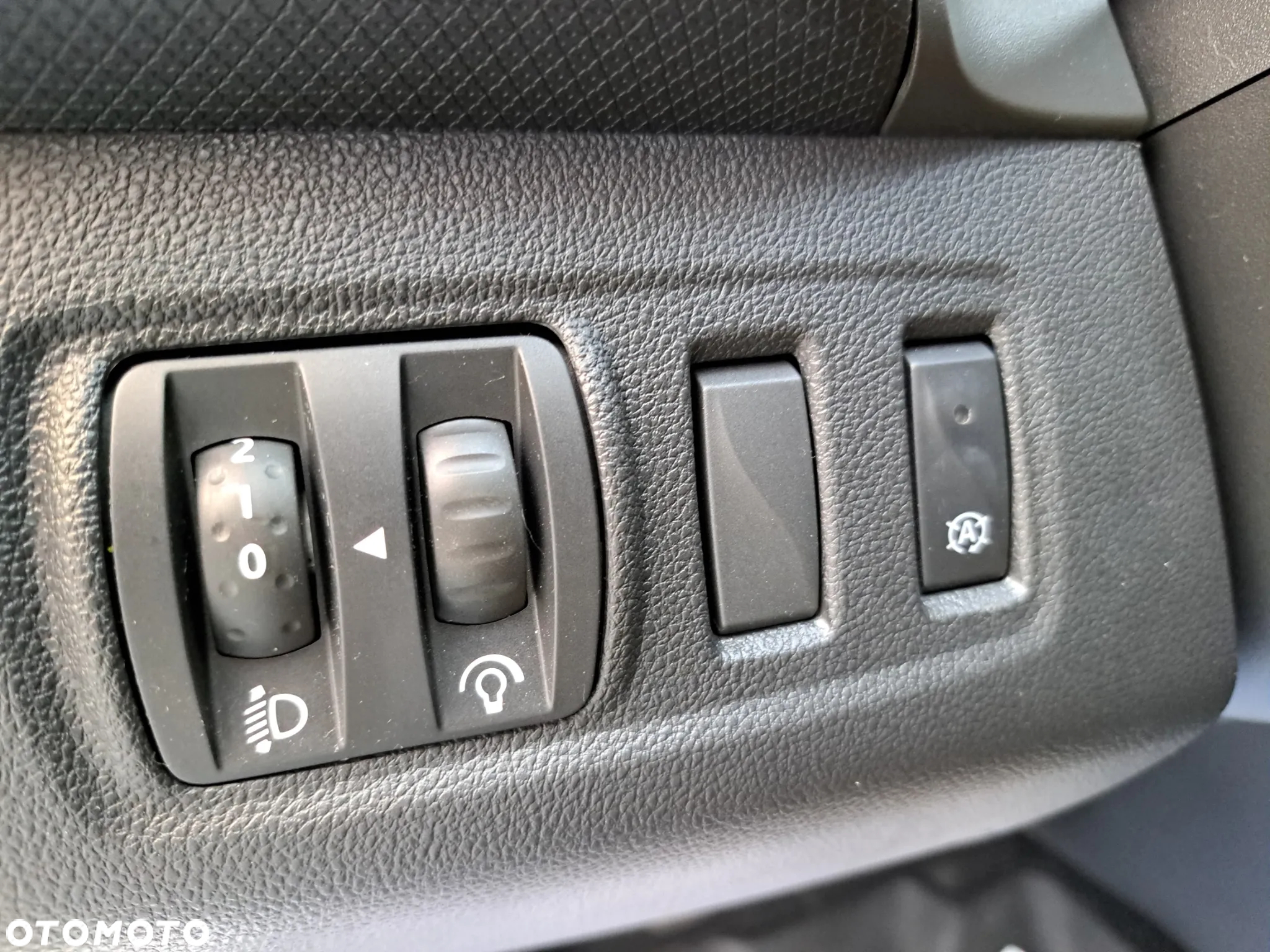 Renault Clio 1.5 dCi Energy Limited - 21