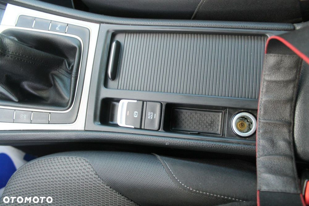 Volkswagen Golf - 19