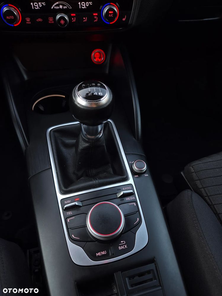 Audi A3 Limousine 1.4 TFSI cylinder on demand ultra S line Sportpaket - 13