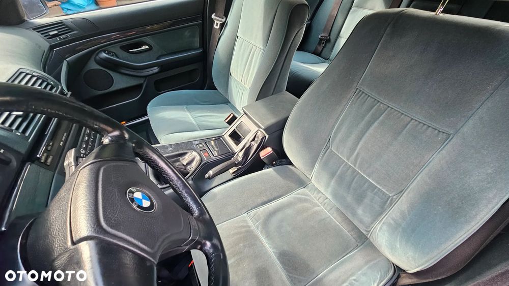 BMW Seria 5 523i - 28