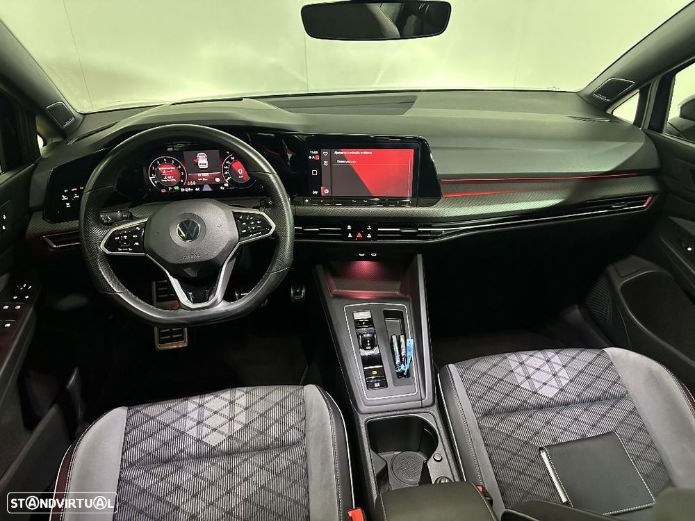 VW Golf 1.5 eTSI R-Line DSG - 12