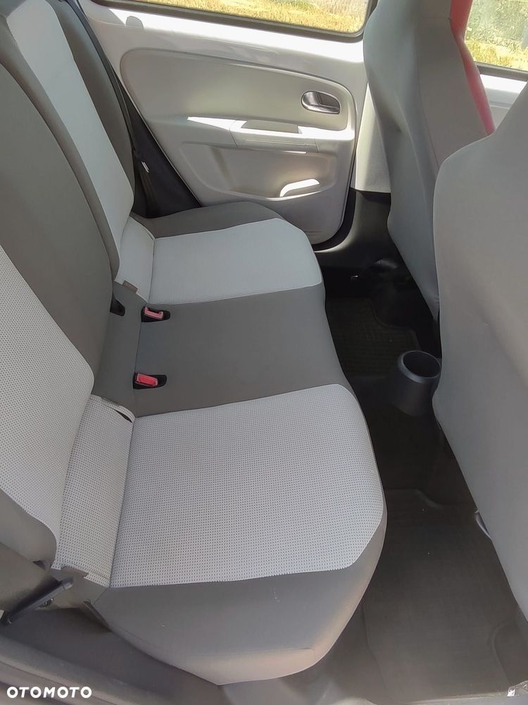 Volkswagen up! 1.0 high - 8