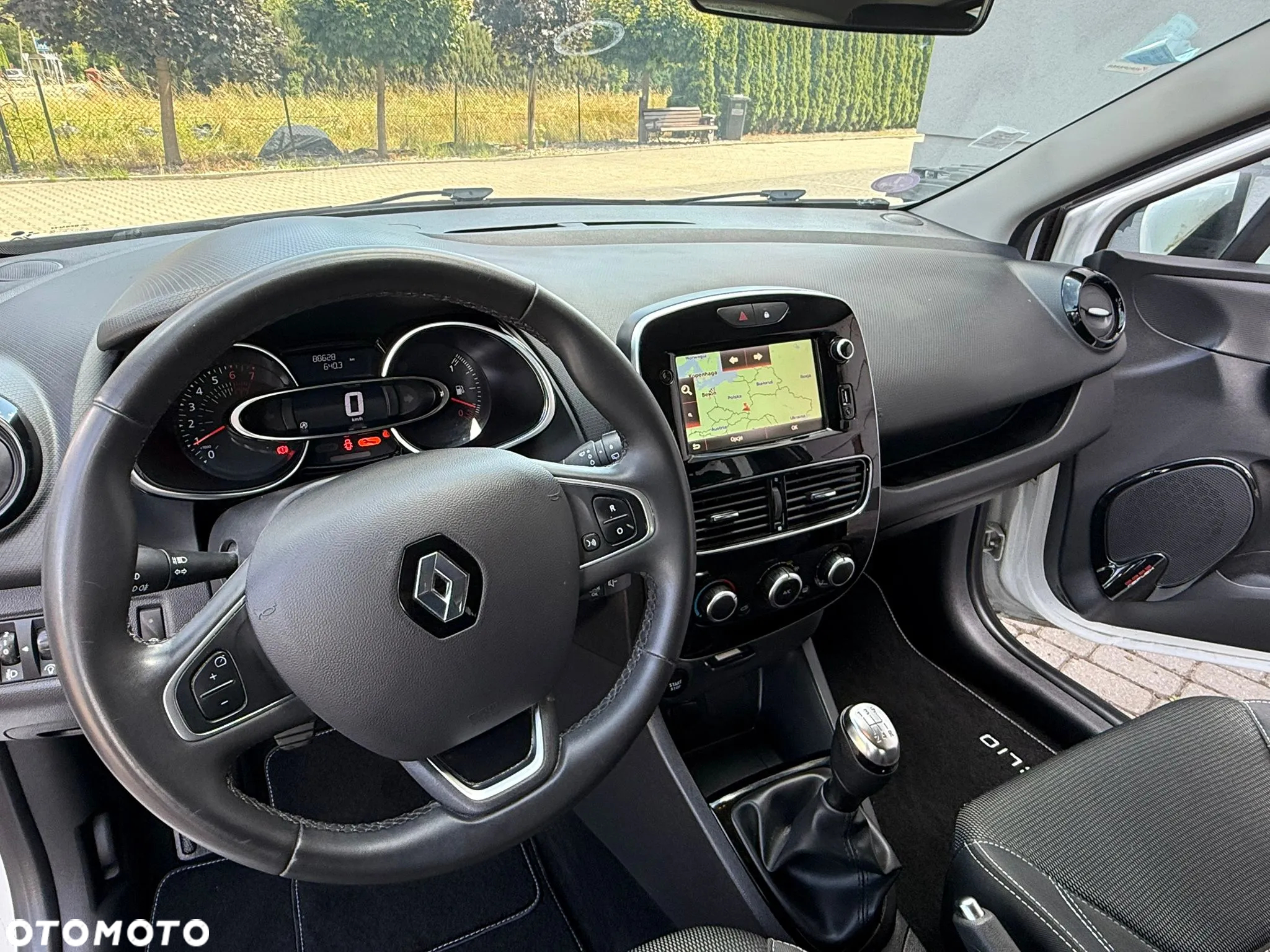 Renault Clio - 9