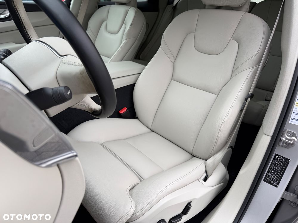 Volvo XC 60 T6 Plug-In Hybrid AWD Inscription - 12